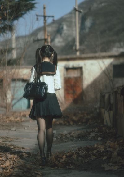 可疑的美容店在线