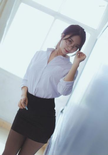 多个美女圣水调教vk