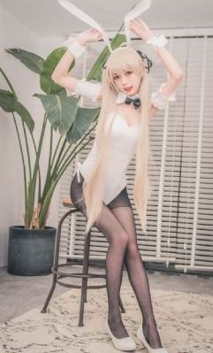 娇妻蒙着眼睛被按摩师3p