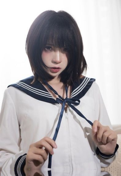 被迫成为女同学的脚奴袜奴